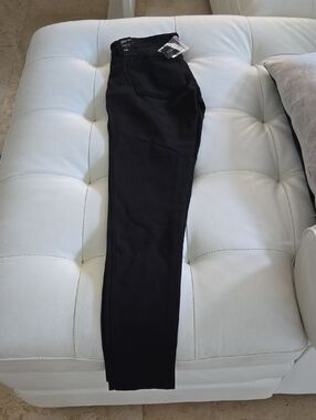 White House Black Market Black Skinny Leg Pants